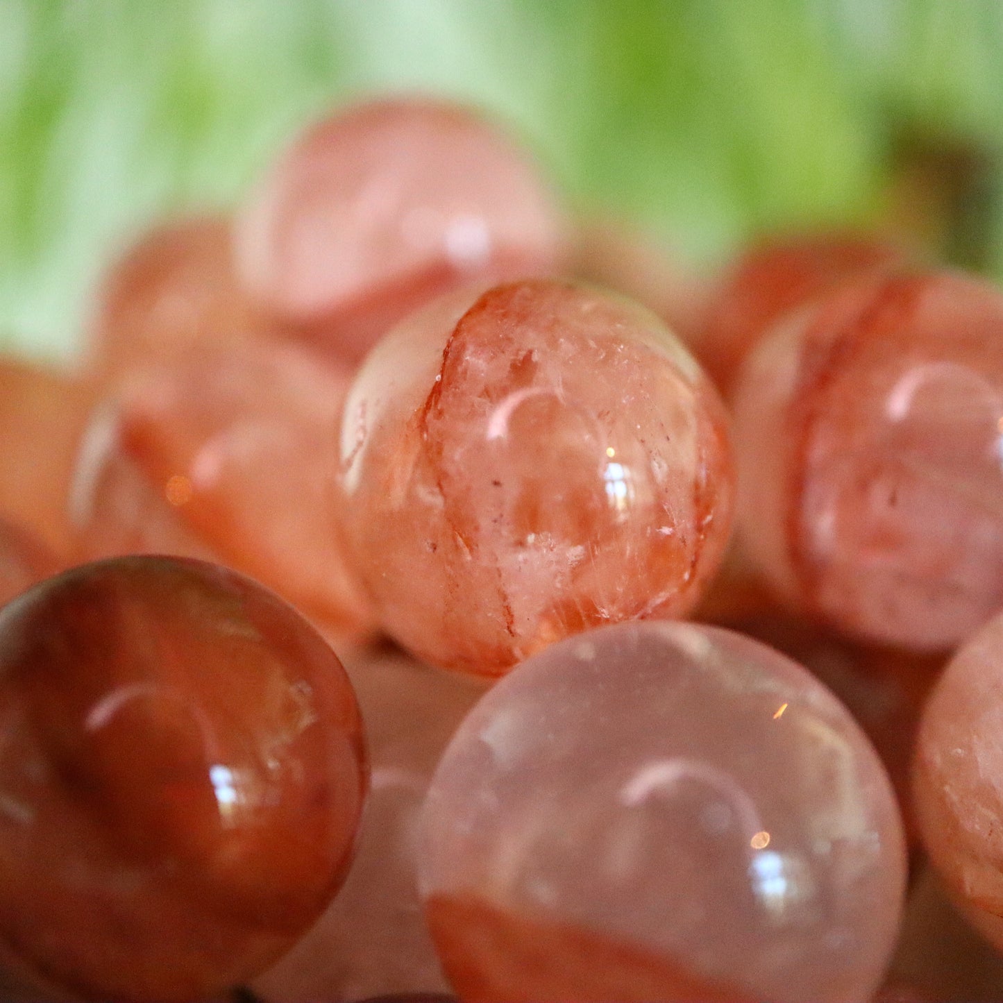 Hematoide kwarts mini sphere ‘’ Red Healer/vuurkwarts ''