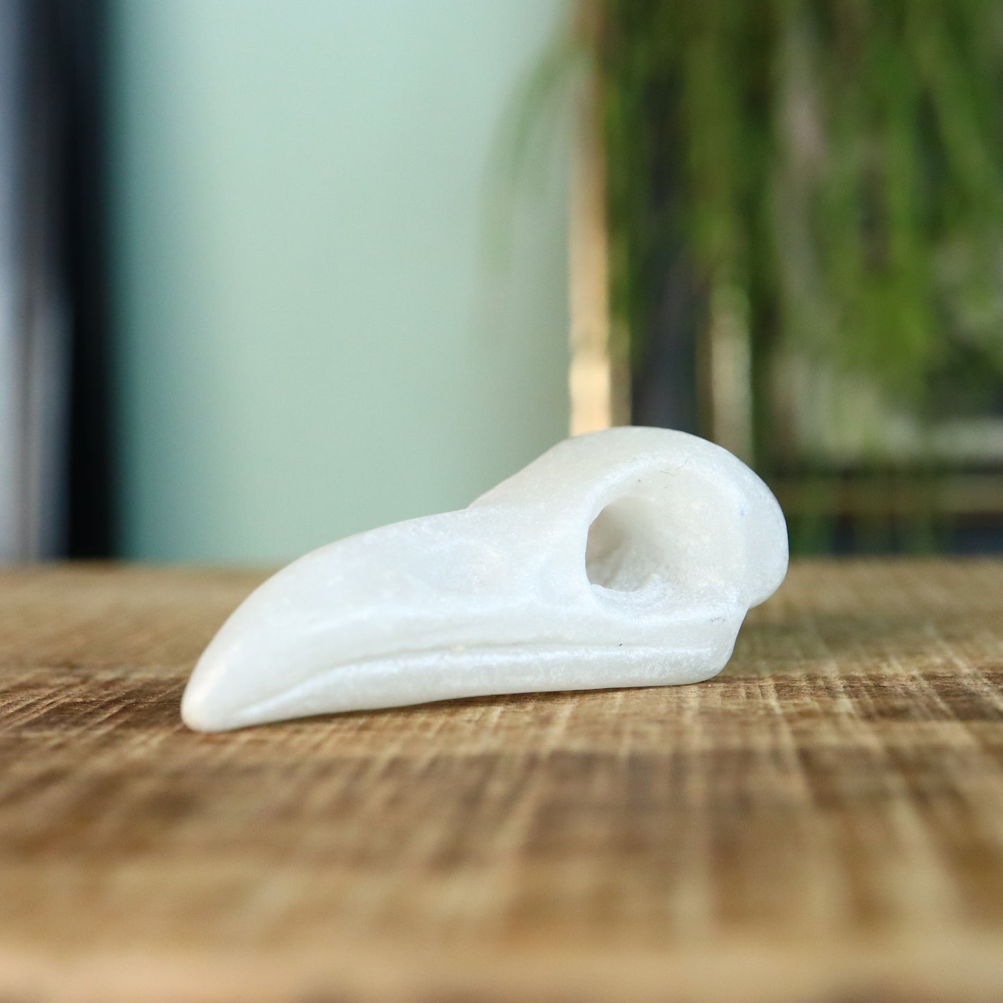 raven schedel / hanger witte jade