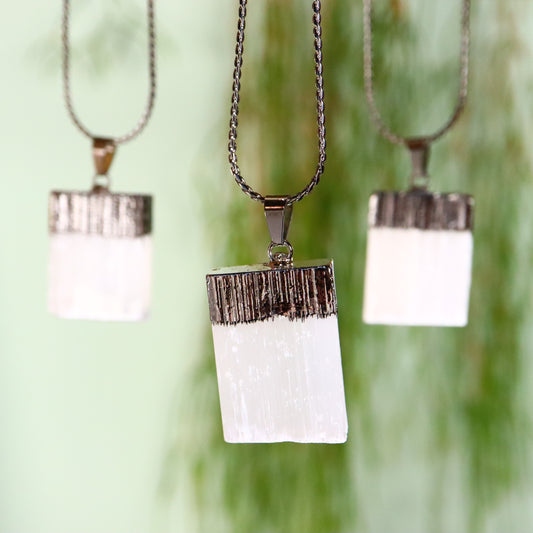 Satijnspaat hanger zilver metaal