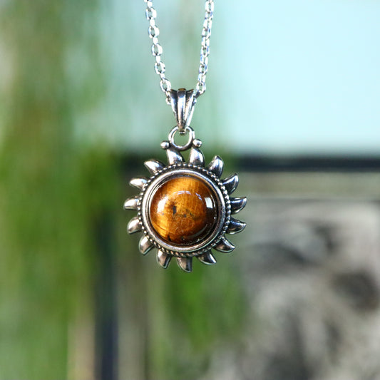Tijgeroog zon verzilverd met ketting
